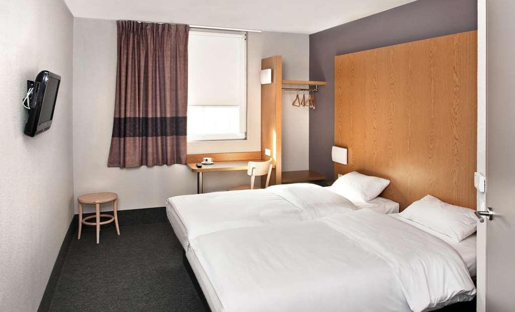 B&B Hotel Wroclaw Centrum Room photo